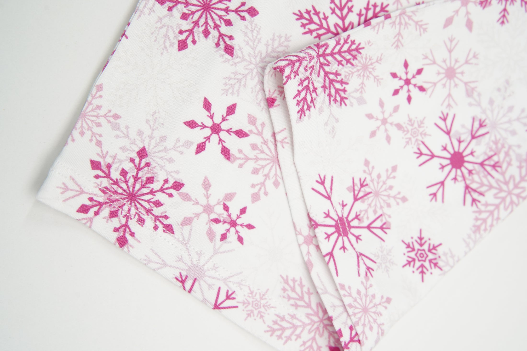 Holiday Pjs Set- Pink Snowflakes