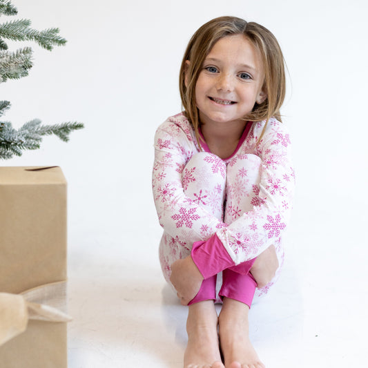 Holiday Pjs Set- Pink Snowflakes