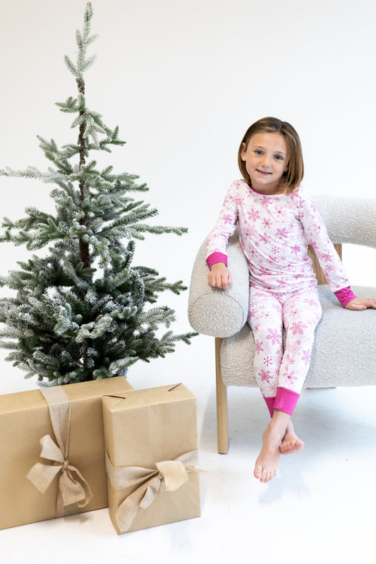 Holiday Pjs Set- Pink Snowflakes